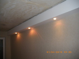 светодиодное освещение  в гостиной ( лампы с углом поворота 180 град)
